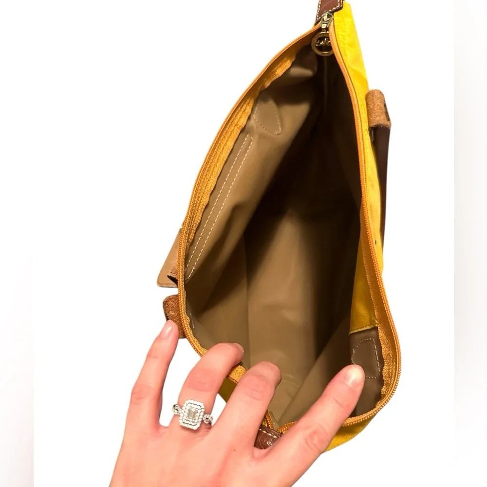 LONGCHAMP MUSTARD YELLOW AND BROWN LEATHER SHOULDER BAG - Picture 6 of 9